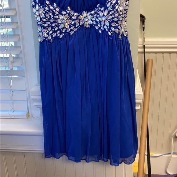 Dress - Picture 4 of 6